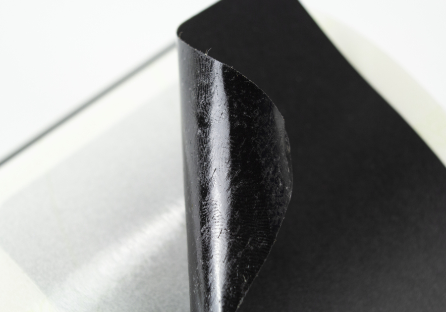 Papel negro resistente al hielo