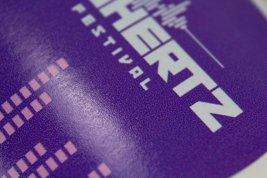 Papel estucado brillante removible